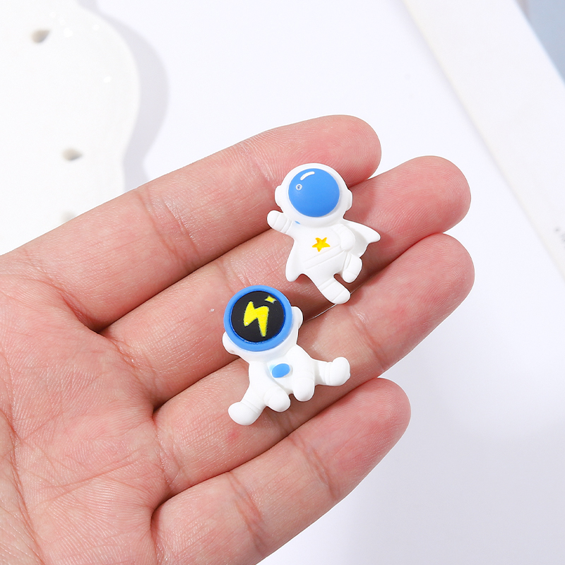 5 PCS/Set Cosmonaut Rocket Astronaut Pins - Image 4