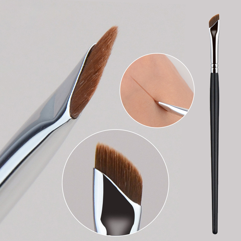 New Sickle Eyeliner Brush - Image 2