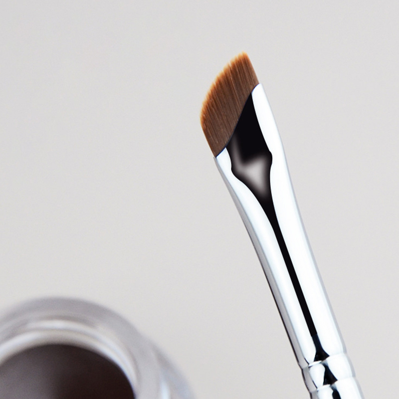 New Sickle Eyeliner Brush - Image 5