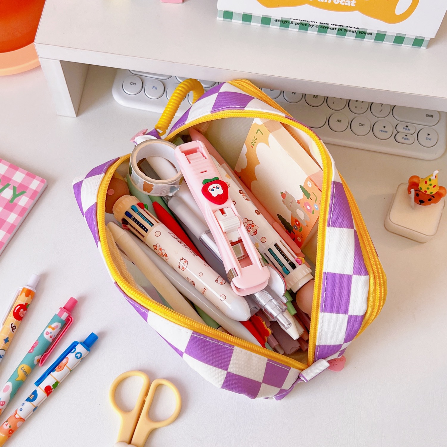 Portable Cartoon Bear Pencil Storage Bag - Image 5