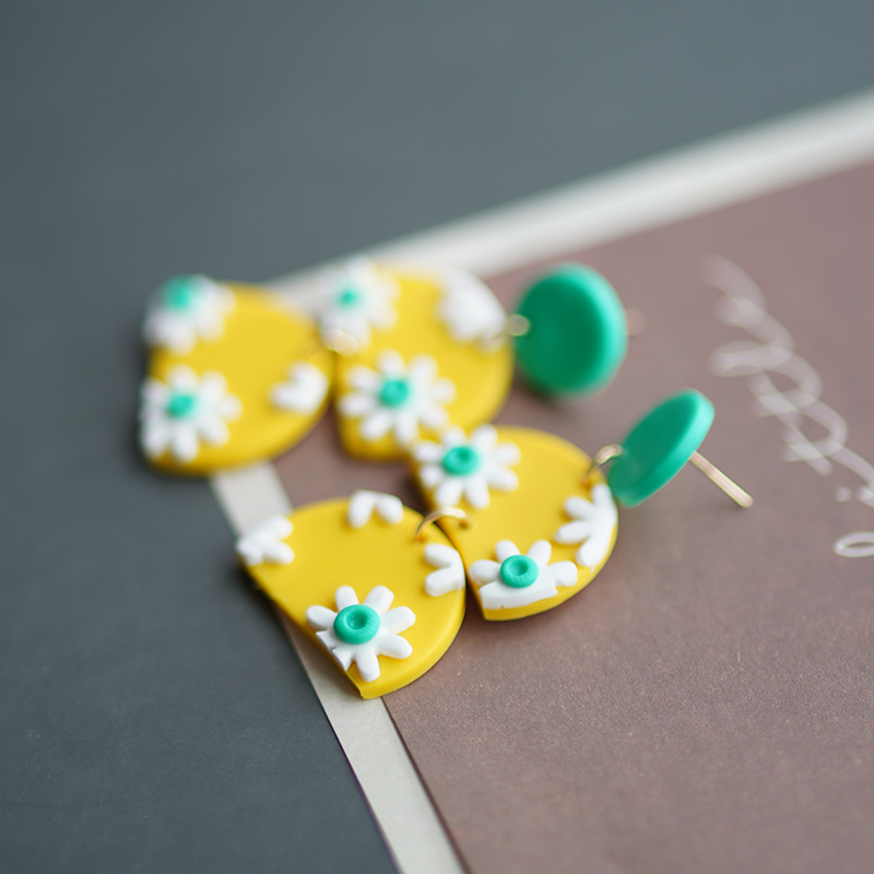 Daisy Cute Handmade Polymer Clay Trendy Earrings - Image 3