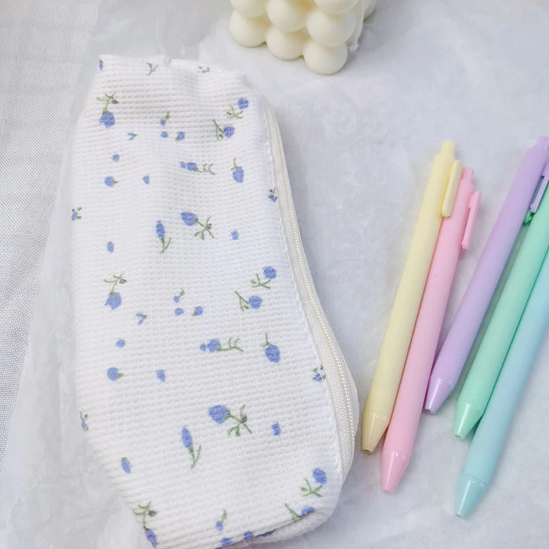Kawaii Floral Fresh Style Makeup Bag Small Flowers, Blue