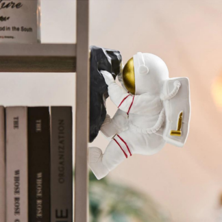 Nordic Astronaut Statue Creative Resin Astronaut Figurines Wall Decoration