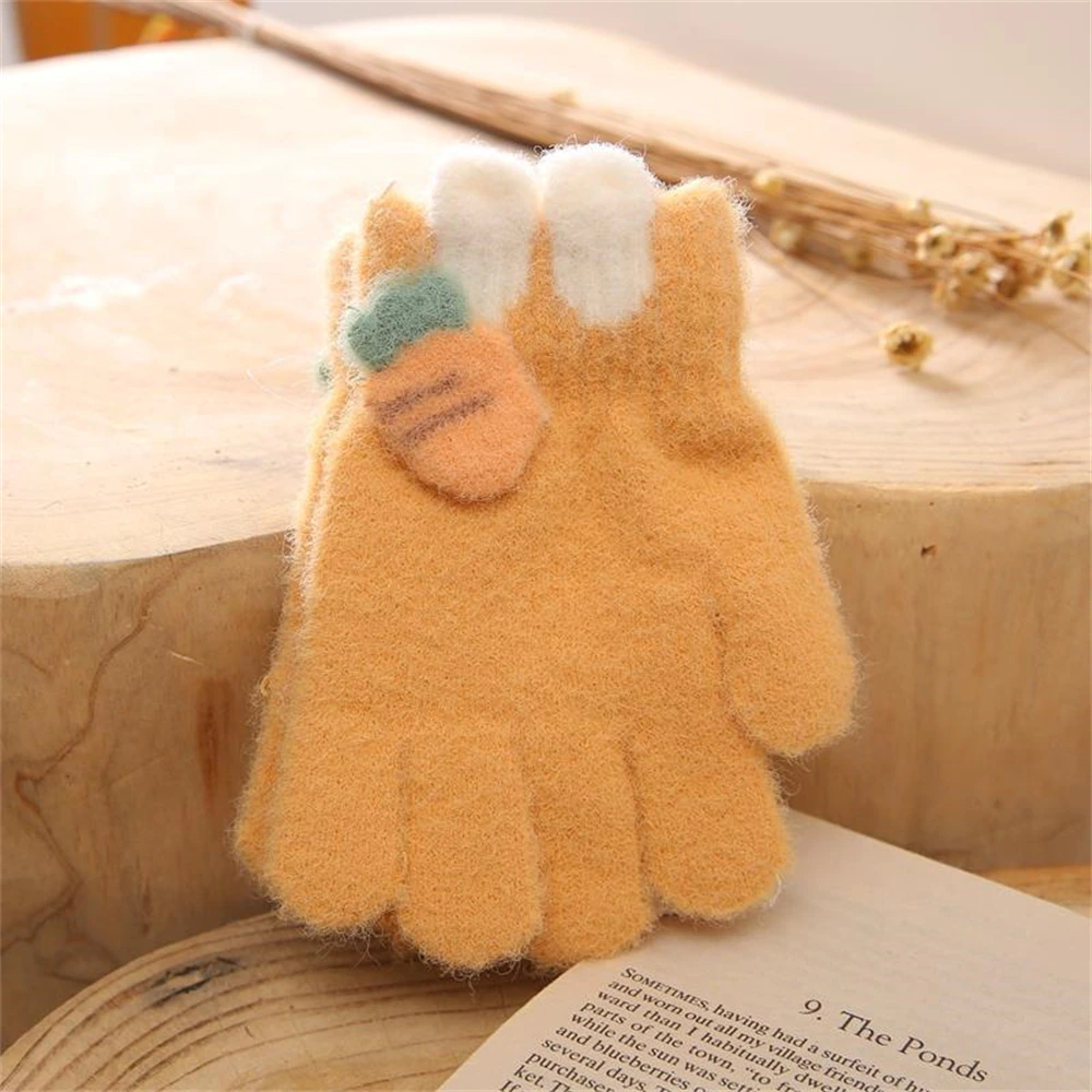 1-3-Year-Old Children Cute Carrot Five-Finger Knitted Warm Gloves