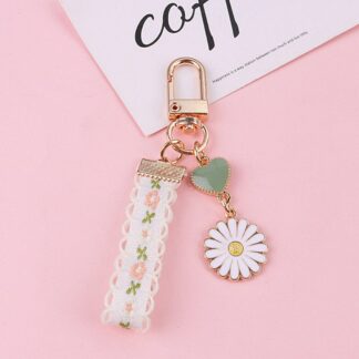 Small Daisy Flower Keychain