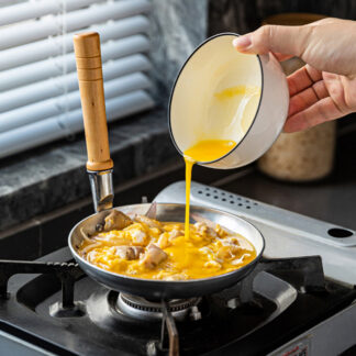 Japanese Style Standing Wooden Handle Frying Pan Breakfast Maker Cookware