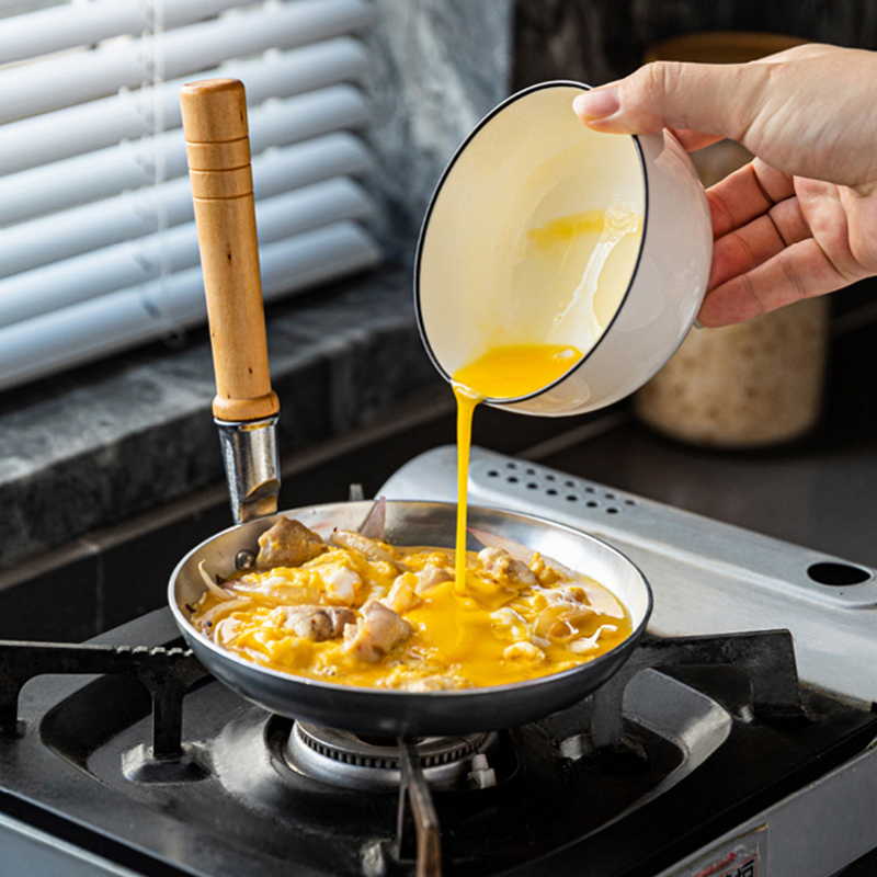 Japanese Style Standing Wooden Handle Frying Pan Breakfast Maker Cookware