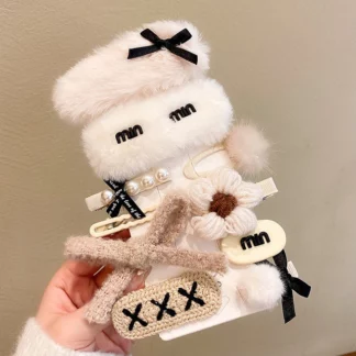 Temperament Autumn And Winter Plush Hairpins White
