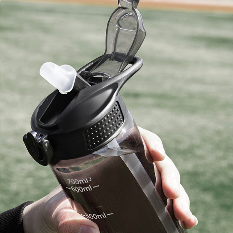 700ML Portable Leak-proof Large-capacity Water Bottle with Straw - Image 4