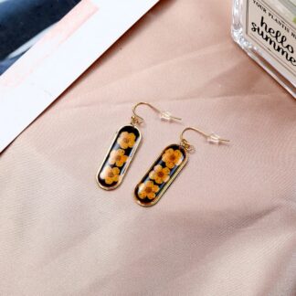 Cute Geometric Pressed Dried Flower Resin Earrings