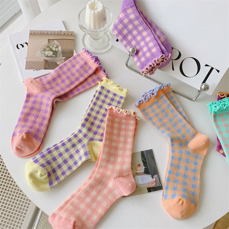 Mid-tube Comfortable and Breathable Piles Socks