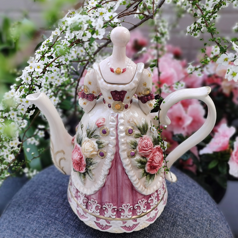 Nobility Beauty Dress Embossed Ceramic Teapot
