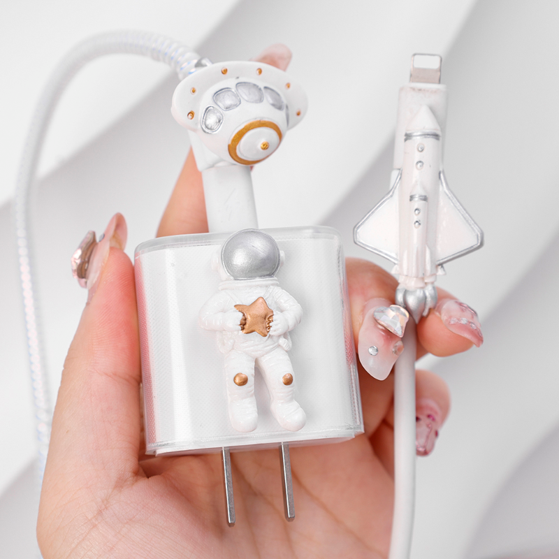 Adorable Cartoon Astronaut Charger Case - Image 3