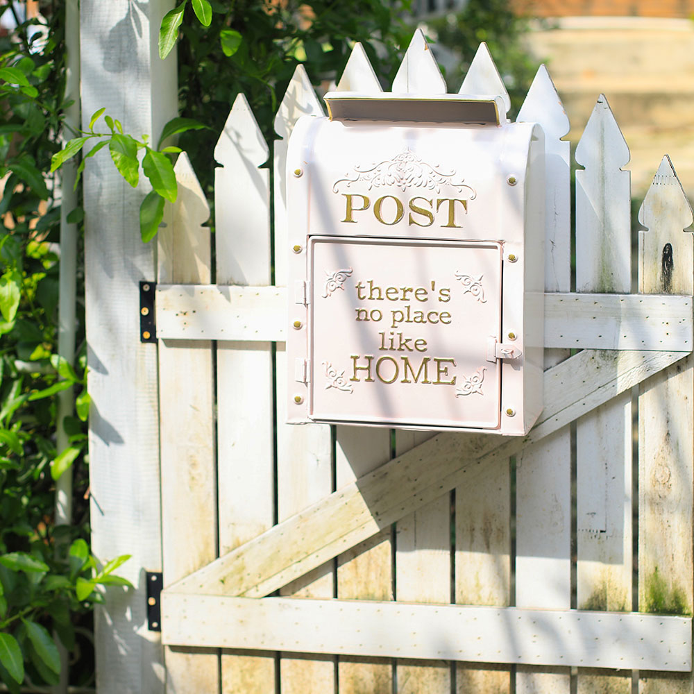 Retro White Wall Mounted Metal Mailbox Garden Decoration