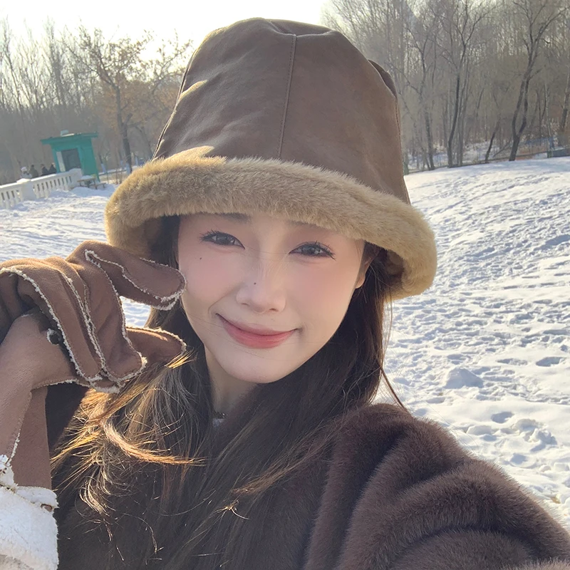 Japanese Maillard Retro Pu Leather Splicing Plush Bucket Hats - Image 3