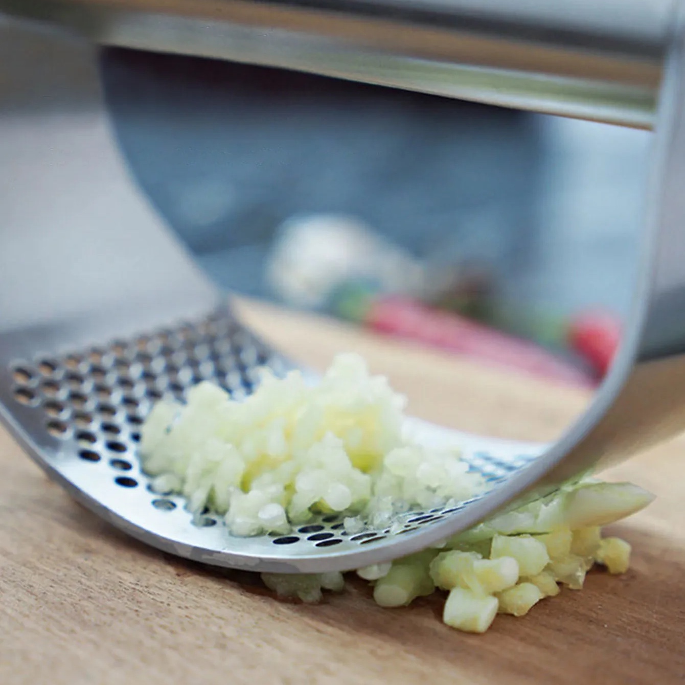 Crusher-Stainless Steel Garlic Press - Image 2