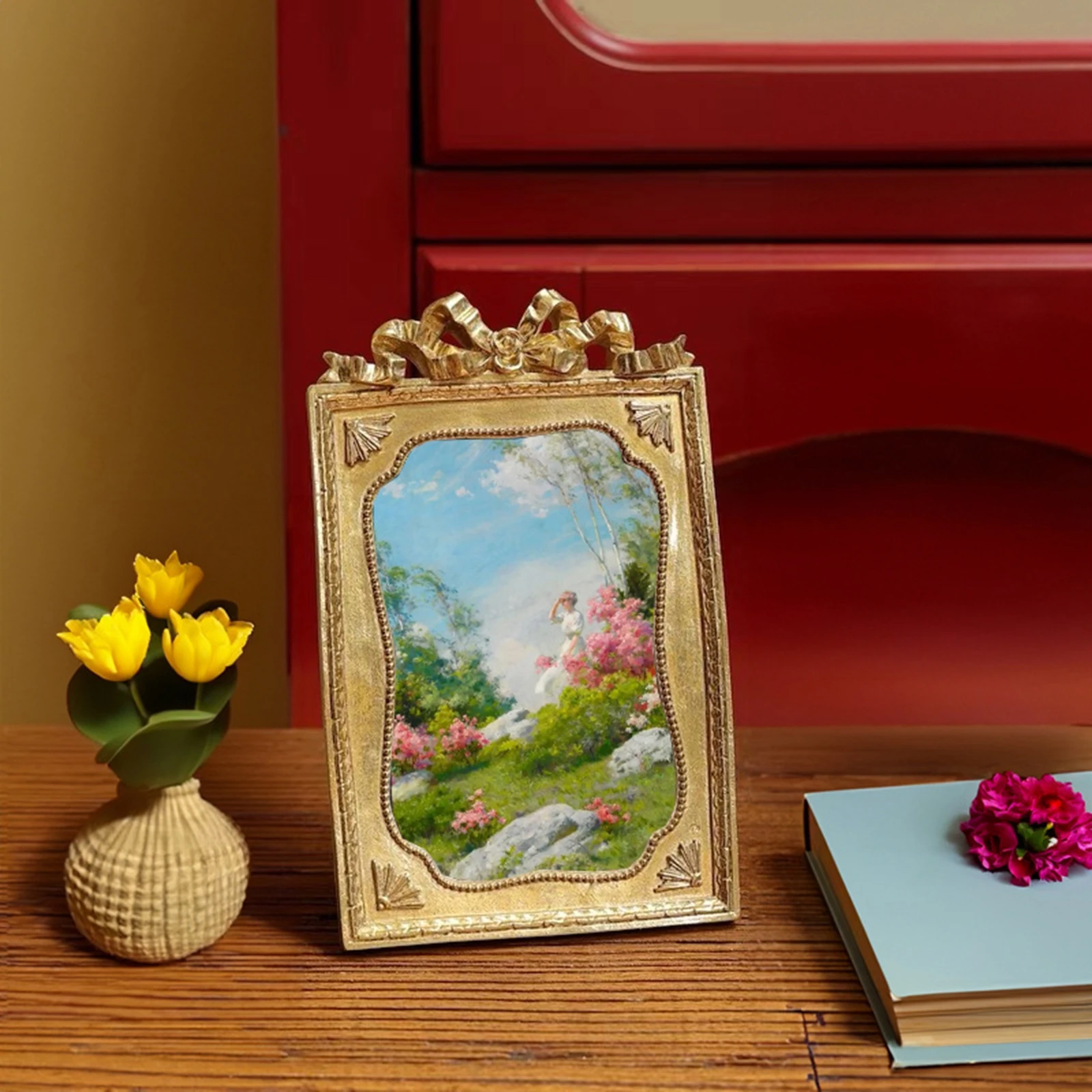 6-Inch Golden Retro Resin Photo Frame Home Decoration - Image 2
