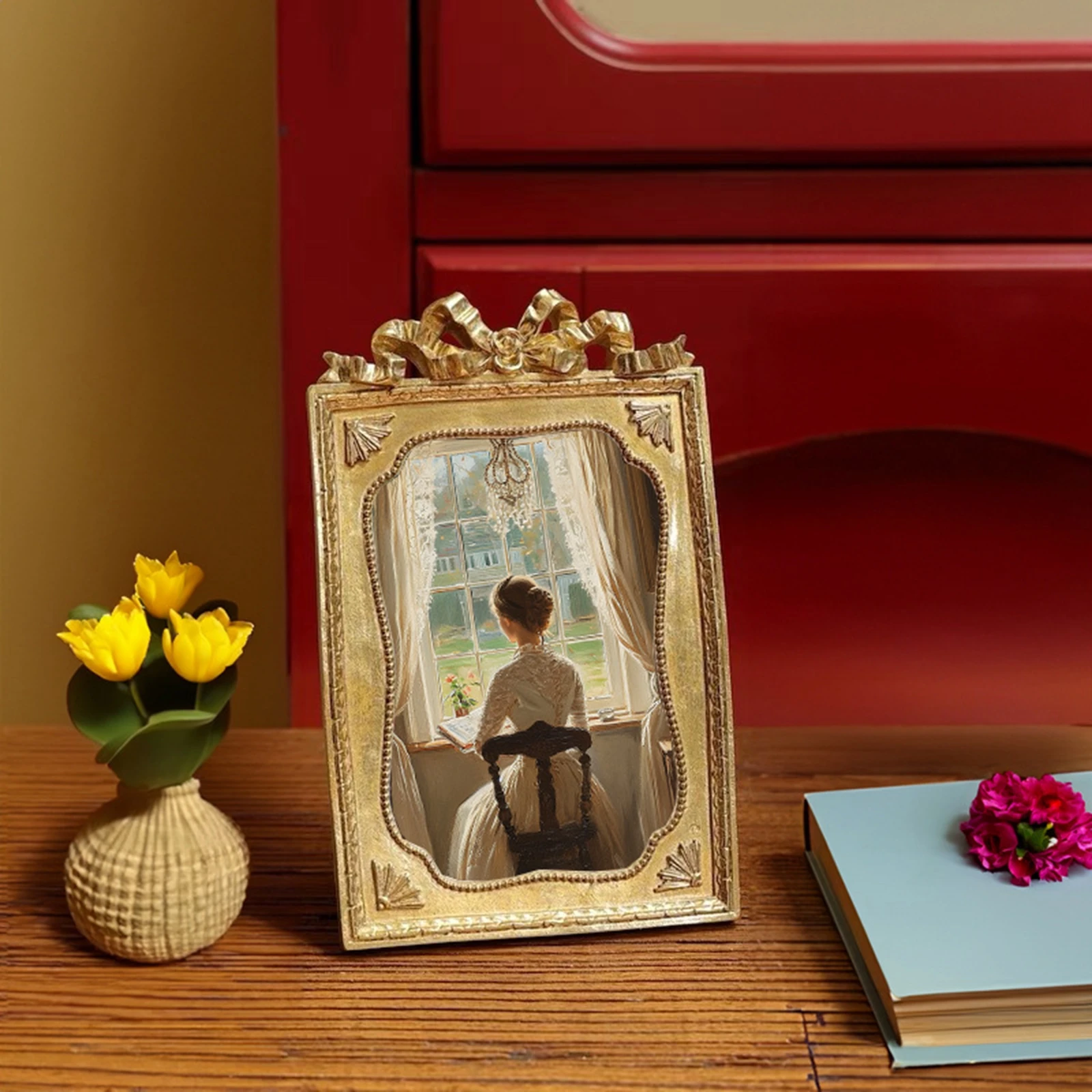 6-Inch Golden Retro Resin Photo Frame Home Decoration - Image 3