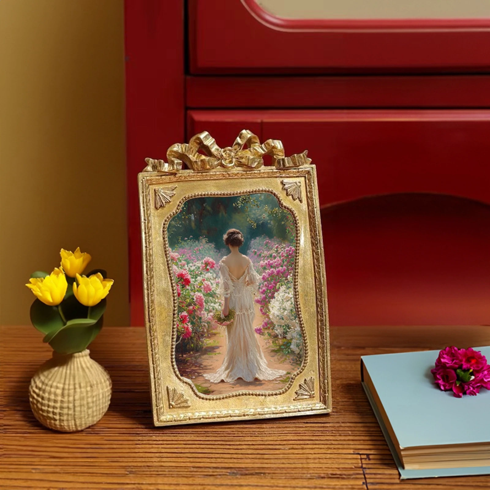 6-Inch Golden Retro Resin Photo Frame Home Decoration