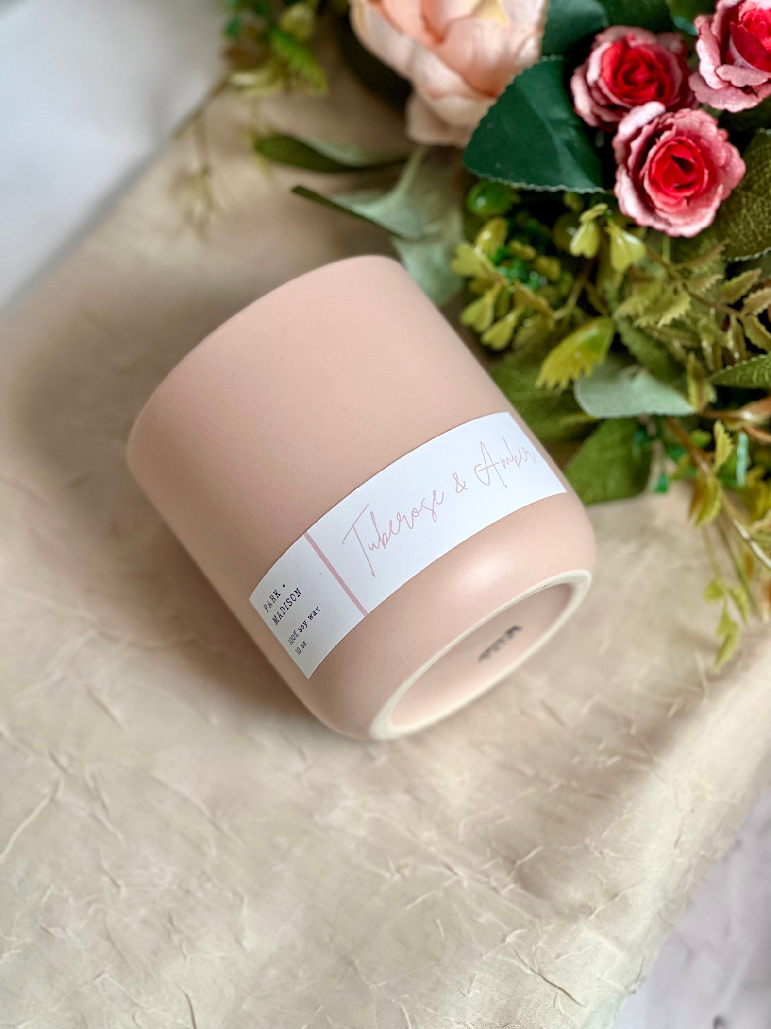 Tuberose & Amber Soy Candle, Ceramic Jar Candle - Image 3