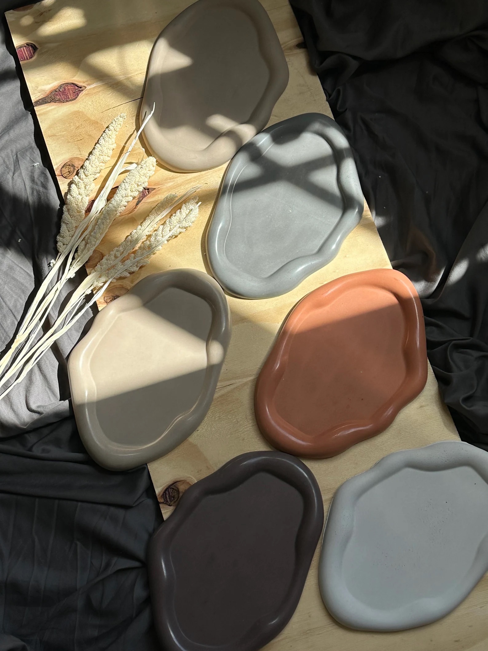 Cloud Irregular Concrete Tray, Coffee Table Tray, Large Round Trays, Decorative Table Tray, Jewelry Perfume Tray, Coffee Tray, cement tray