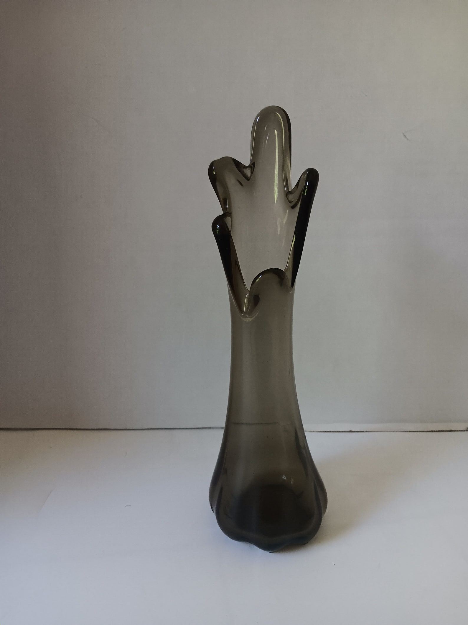 Vintage Mid-Century MCM Smoke Gray Glass 10" Swung Vase Decor. 5 finger